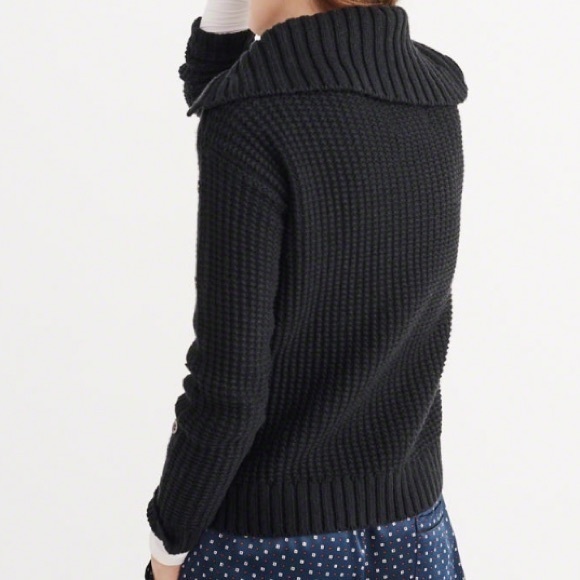 NWT Abercrombie & Fitch Buttons Cable Sweater S - Picture 3 of 4